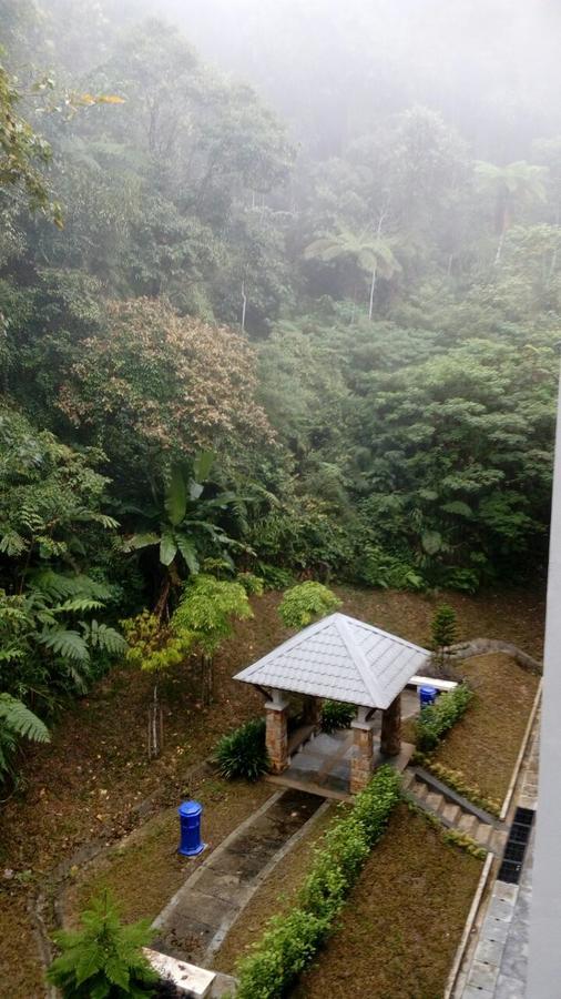 Azizi&Yati Muslim Homestay Cameron Highlands Esterno foto